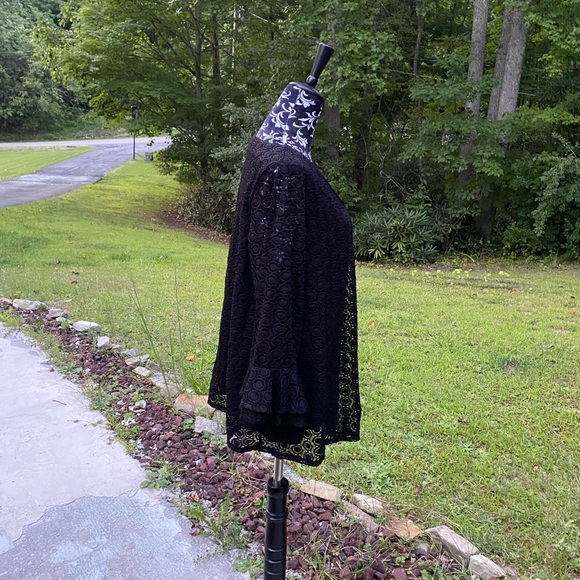 Dressbarn Women's Crochet Three Quarter Bell Sleeves V-Neck Top 3X - Picture 7 of 15